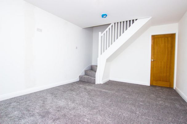 2 bedroom House To Let Total Size: 765 SQ FT - Photo 1