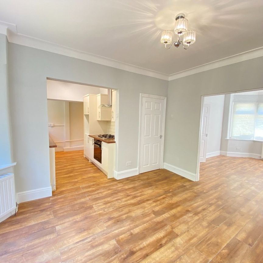 3 Bed Detached House, Heathland Road, M7 - Photo 1