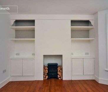 Idmiston Square, Worcester, KT4 - Photo 3