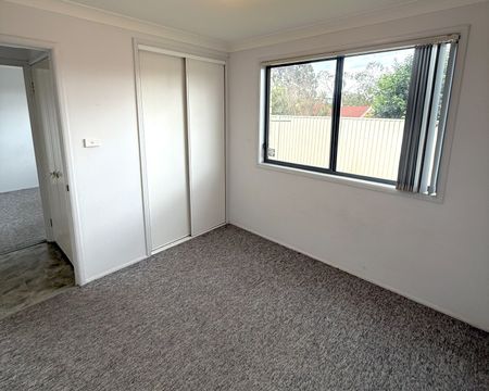3 Bedroom Home with Study! - Photo 4