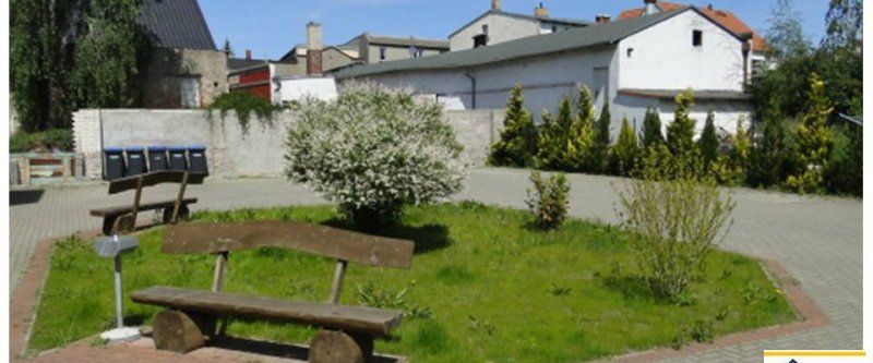 2-Raumwohnung im Dachgeschoss + PKW- Stellplatz zu vermieten - Photo 1