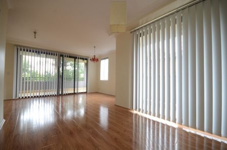 Gorgeous 2 Bedroom Apartment&excl;&excl; - Photo 2