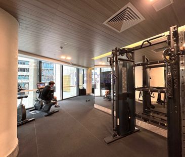 Elegant 1-Bedroom Residence in Prestigious Queens Place – with Prem... - Photo 1