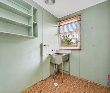 101 Walker Crescent, Narrabundah ACT 2604 - House For Rent | Domain - Photo 6