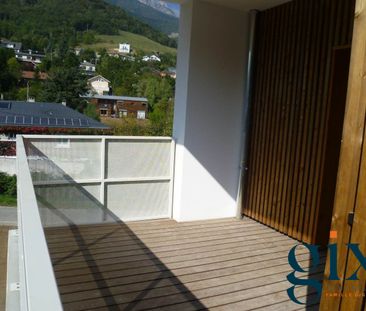 Location - SEYSSINS T3 Immeuble récent + garage - Photo 4