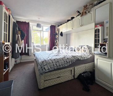 4 Bedroom Semi-Detached House for rent in Becketts Park Drive - Photo 6