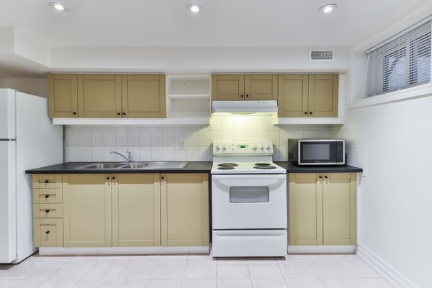 For Lease - 215A Chambers Avenue Unit# Bsmt, Toronto, Ontario - Photo 1