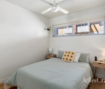 Modern Ground-Floor Apartment with Private Courtyard in a Prime Nor... - Photo 5