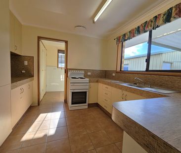 Spacious & Well-Maintained 3 Bedroom Brick Home in Millbank - Photo 6