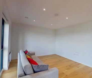 3 bedroom flat to rent - Photo 3