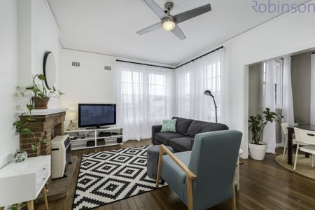 Spacious unit, close to popular Beaumont Street cafe/retail strip. - Photo 4