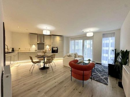 Gramophone Lane, Uxbridge, UB3 - Photo 2