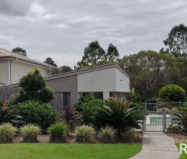 FANTASTIC LOCATION & PEACEFUL HOME! NBN, Air-Con, 3 Bed 2&1/2 Bath ... - Photo 2