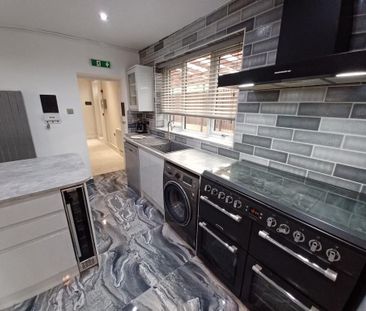 4 bedroom detached house to rent - Photo 5