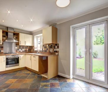 3 bedroom semi-detached house to rent - Photo 2