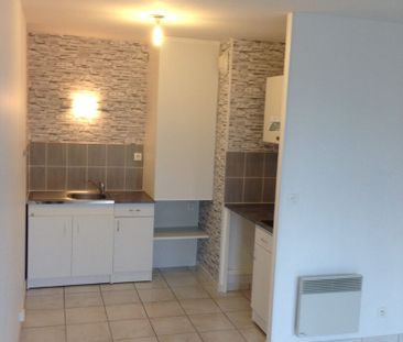 Location Appartement 2 pièces 38m² PETIT COURONNE 76650 - Photo 1