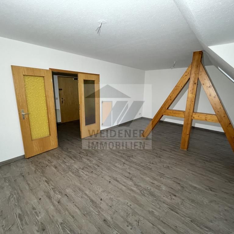 Neuer Bodenbelag, Wanne und Dusche! Schicke 3 Zimmer DG Wohnung - Photo 1