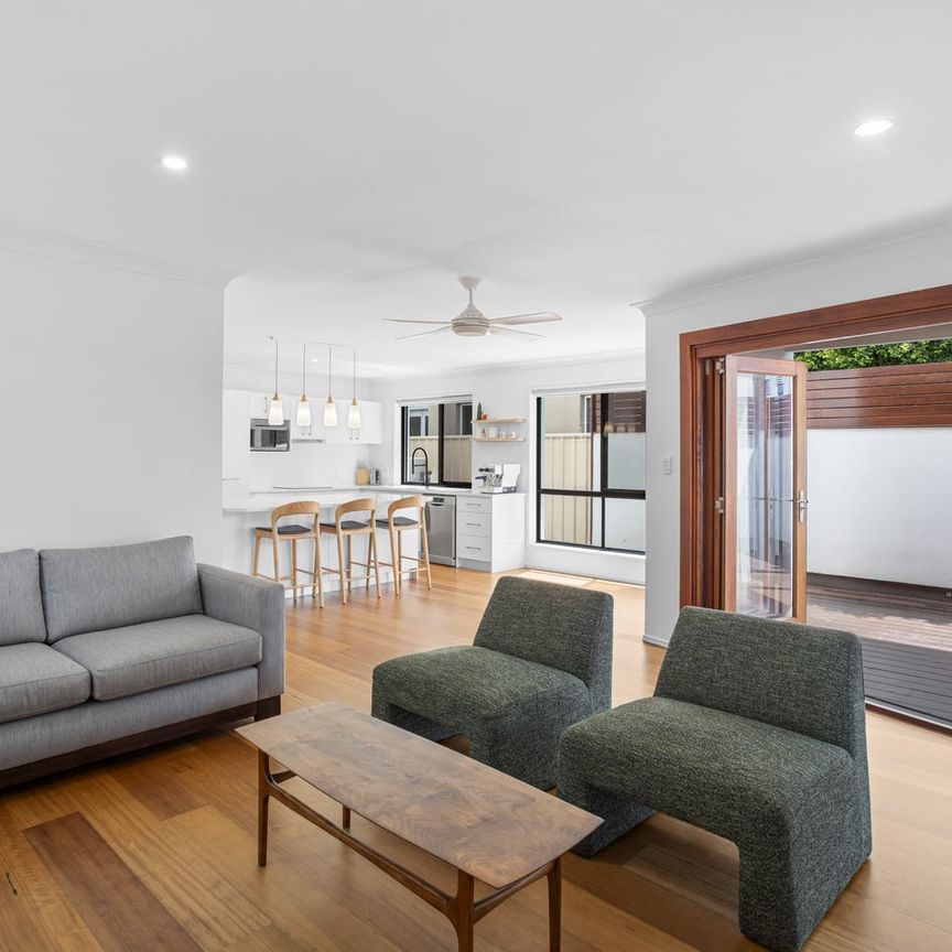 LIVE, THE MIAMI LIFESTYLE! - Photo 1