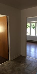 Saint-Jérôme – Appartement 4 1/2 avec 2 chambres et un stationnement extérieur à louer - Photo 3