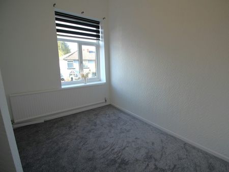 Terraced House to rent on - Photo 5