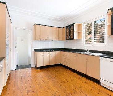 Superb Beachside Apartment - Photo 2