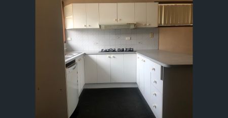 Immaculate 3-Bedroom Home in a Quiet Minto Street - Photo 3