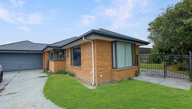 Modern Cosy Home - Photo 1