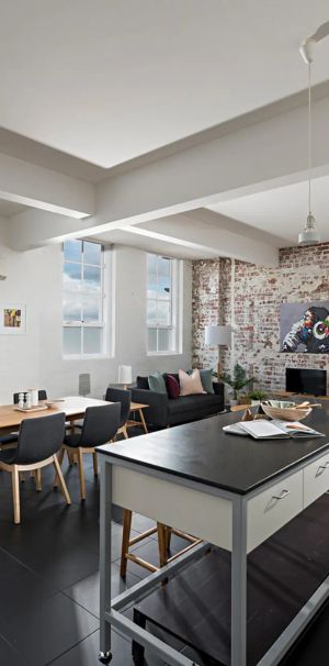 Stylish Two-Bedroom Retreat with Car Space in Prime Richmond Pocket! - Photo 1