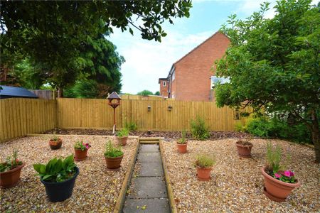 3 bedroom semi-detached house to rent - Photo 3