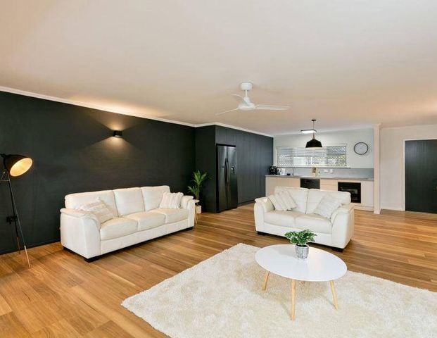 3 bed luxury unit on Cairns City Esplanade - Photo 1