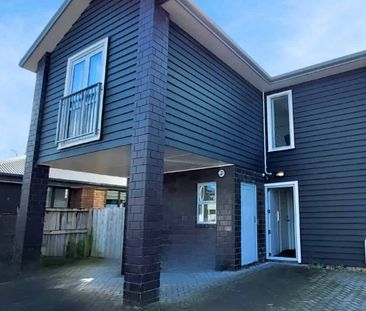 Furnished Studio Room in Hillcrest - Photo 3