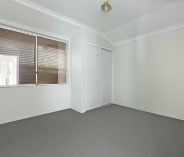 Spacious Family Living in a Quiet Coastal Pocket - Photo 6