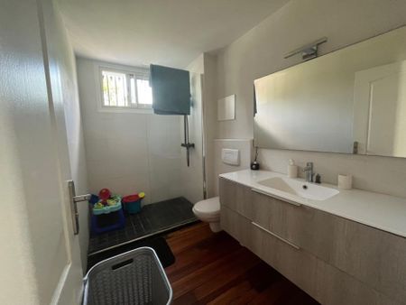 Location Appartement 88.9m² 4 pièces Fort de france - Photo 4