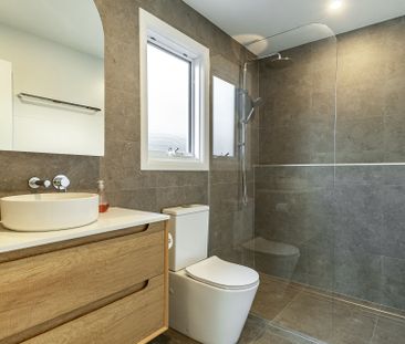 Brand New, Private Studio - Photo 4