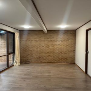 33 Strong Place, Belconnen ACT - Photo 3