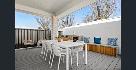 Perfectly Positioned, Spacious Family Home with Flexible Floor Plan - Photo 3