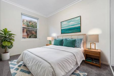 Spacious 2-Bedroom Unit in Prime Location - Photo 2