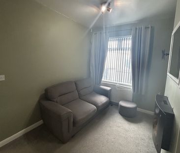28 Silverstream Parade, Belfast, BT14 8GR - Photo 2