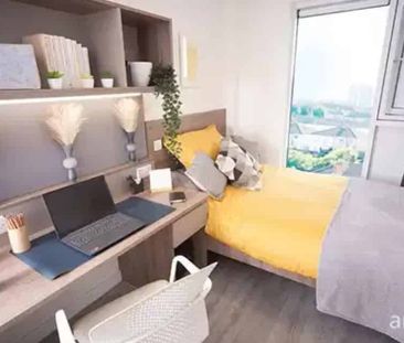 Riverside Ensuite Room - Photo 5