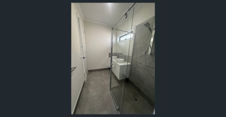 Modern, Brand-New Home in Great Clyde Location - Photo 5