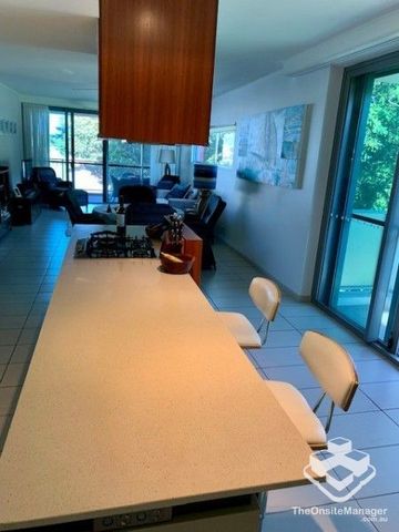 Three Bedroom, furnished luxury at Stanton - secure, Marina and Ocean living - Photo 3