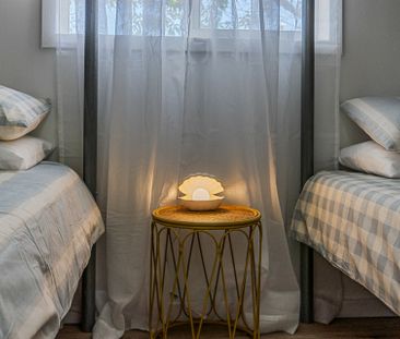 FALCON RETRO BEAUTY! - Photo 6