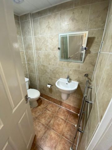 Room in a Shared House, Devonport Road, W12 - Photo 5