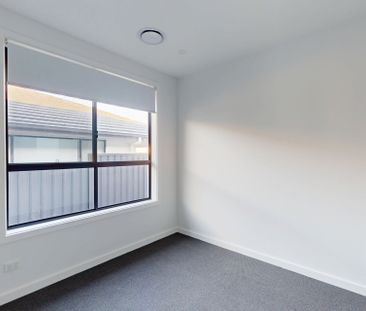 31A Rowcliff Circuit, Lochinvar NSW 2321 - Photo 2