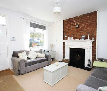 2 bedroom terraced house to rent - Photo 2
