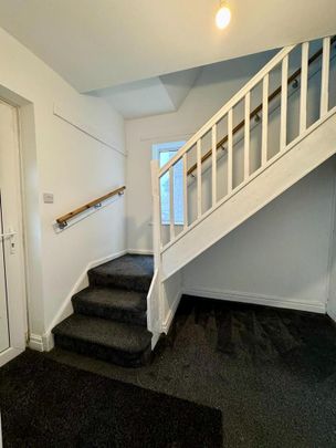 2 bedroom end of terrace house to rent - Photo 1