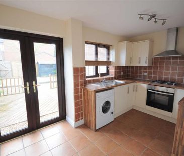 2 bedroom semi-detached house to rent - Photo 2