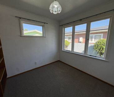 15 Wycliffe Street, Onekawa - Photo 4