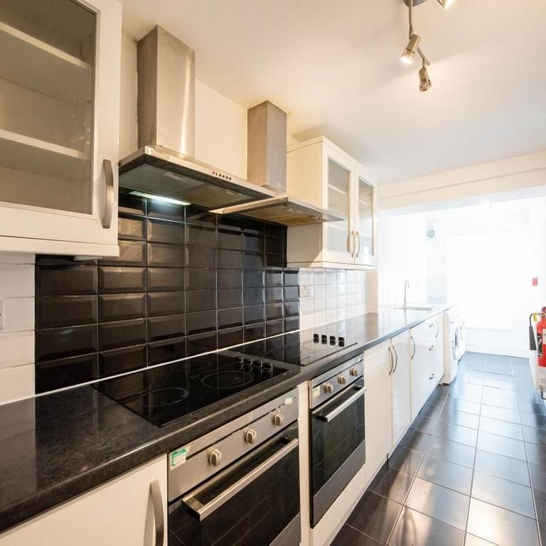 5 bedroom house to rent - Photo 1