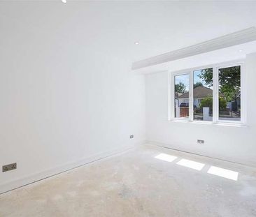 Claremount Gardens, Epsom, KT18 - Photo 5
